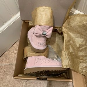 Ugg boots Toddler NWT pink